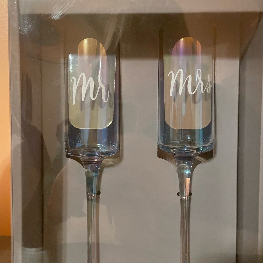 COPY - Mr. Mrs. champagne glasses